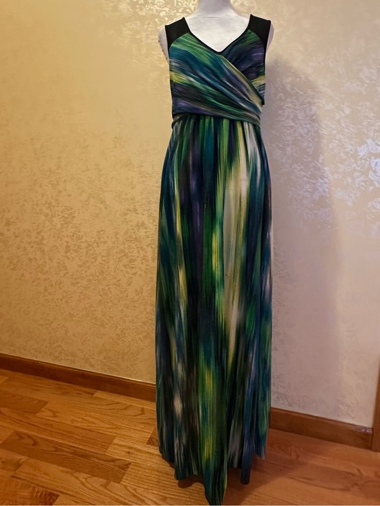 Sandra Darren Dresses & Skirts - Sandra Darren Green & Blue Multi-Stripe Sleeveless Maxi Dress